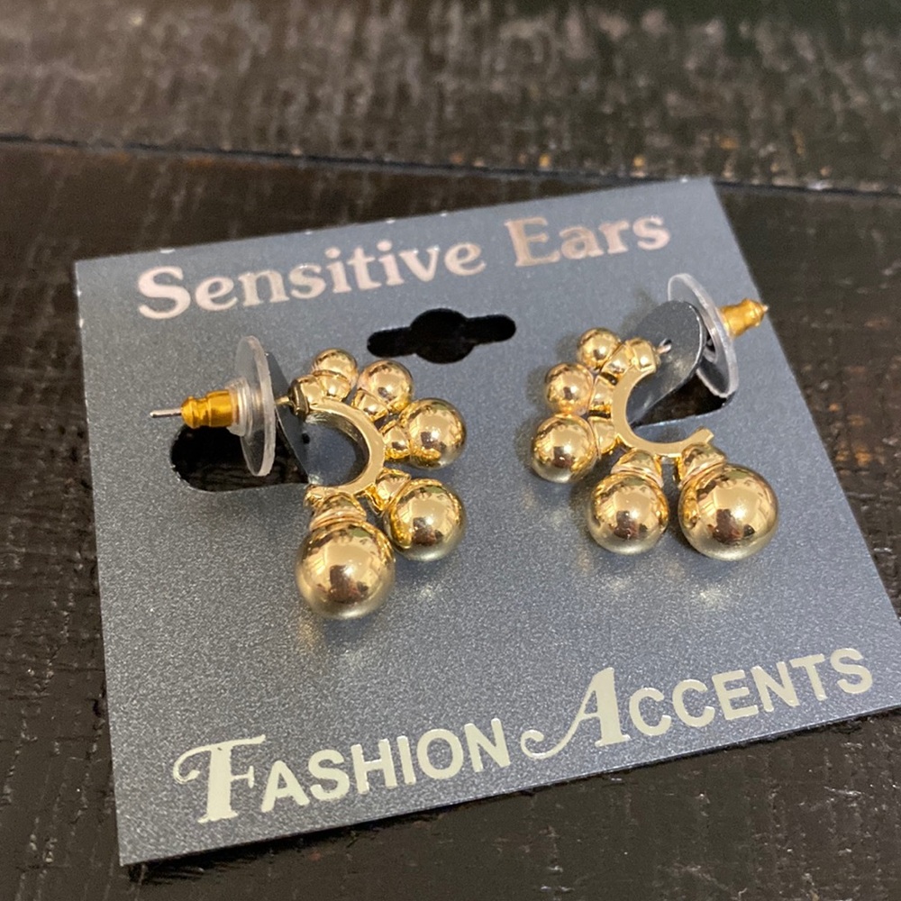 NWT Sensitive Ears Gold Tone Balls Hoop Earrings!